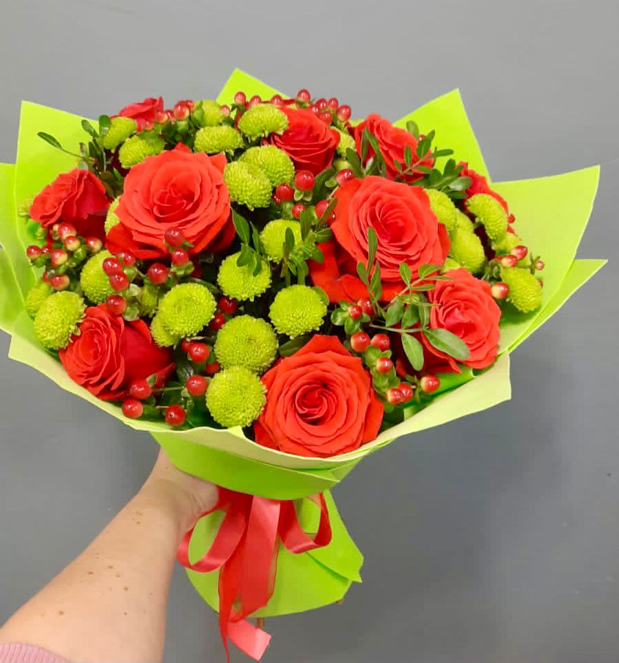 Букет цветов из: Хризантемы и Розы в Кулешовке