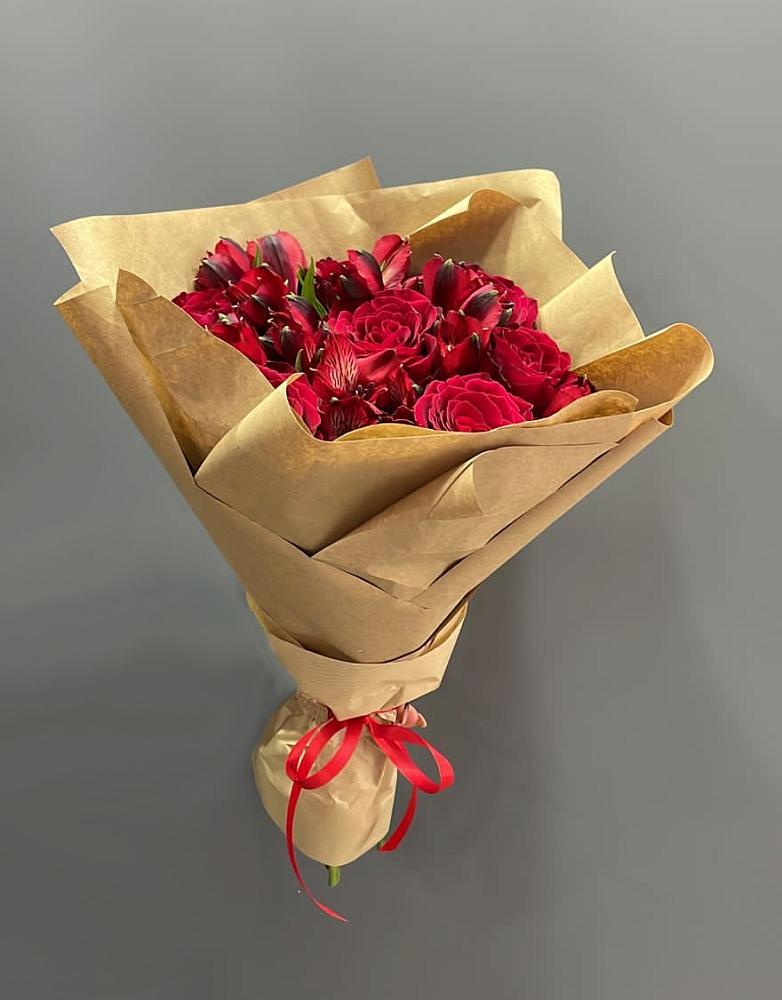 Букет цветов из: Альстромерии и Розы в Кулешовке