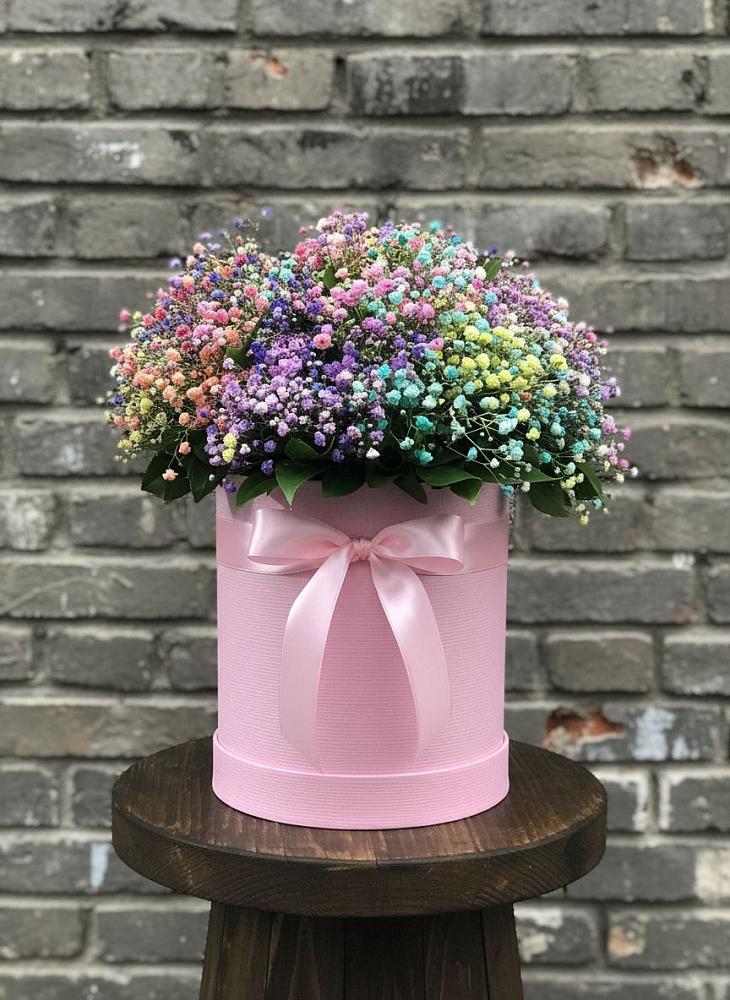 Цветочная композиция из Гипсофила и Розы в шляпной коробке в Кулешовке