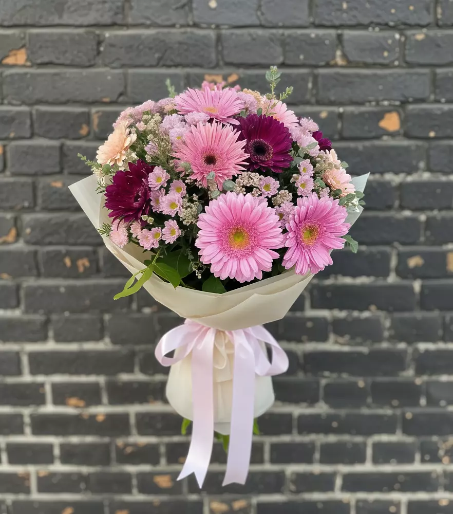 Букет цветов из: Герберы и Хризантемы в Кулешовке