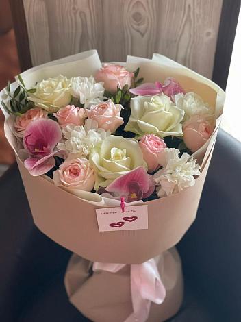 Букет цветов из: Орхидеи, Розы и Гвоздики в Кулешовке