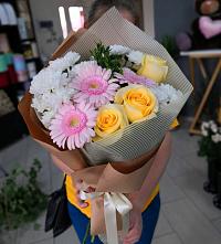 Букет цветов из:  Герберы, Розы и Хризантемы в Кулешовке