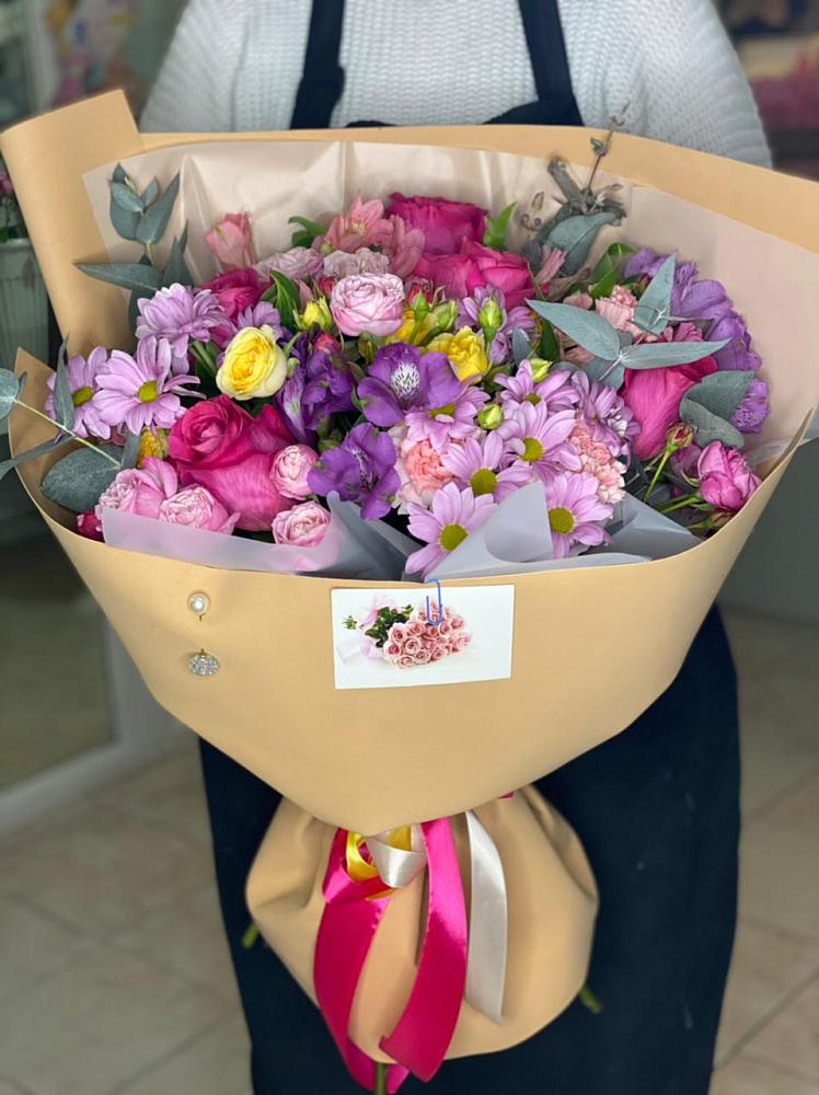 Букет цветов из: Хризантемы, Гвоздики и Альстромерии в Кулешовке