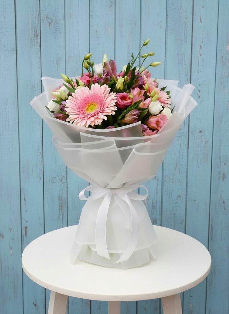 Букет цветов из: Герберы, Альстромерии и Лизиантусы в Кулешовке