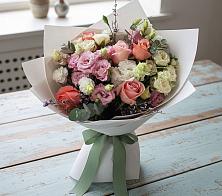 Букет цветов из:  Розы, Лизиантусы и Гвоздики в Кулешовке