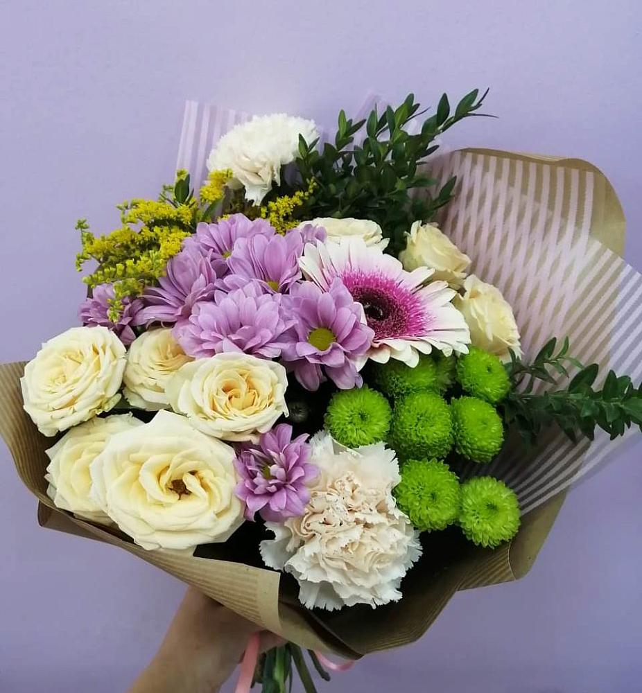 Букет цветов из: Хризантемы, Розы, Гвоздики и Герберы в Кулешовке