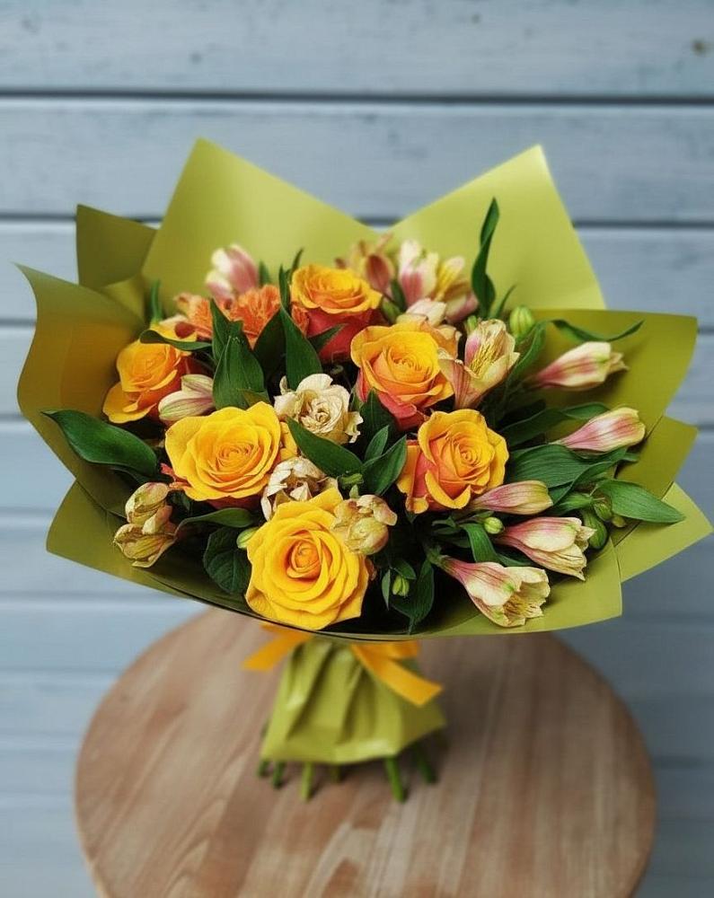 Букет цветов из: Альстромерии и Розы в Кулешовке