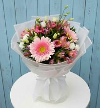 Букет цветов из:  Герберы, Альстромерии и Лизиантусы #REPLACE_PRED# Кулешовке