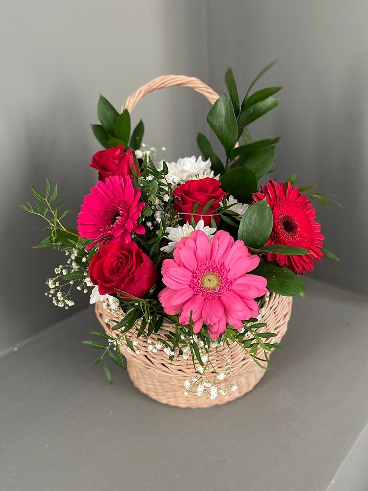 Цветочная композиция из Розы, Хризантемы и Герберы в корзине в Кулешовке