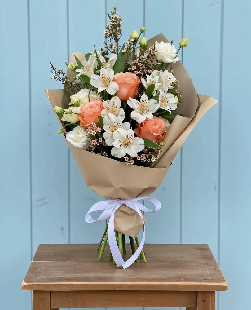 Букет цветов из: Альстромерии, Лизиантусы, Розы и Хризантемы в Кулешовке